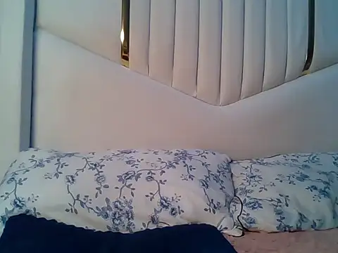 Snapshot of Serena21 chatting on June 14, 2026, 2:29 pm Serena21 online show from June 14, 2026, 2:29 pm