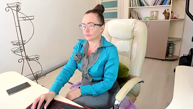 Snapshot of Vika73 chatting on November 13, 2025, 8:07 am Vika73 online show from November 13, 2025, 8:07 am