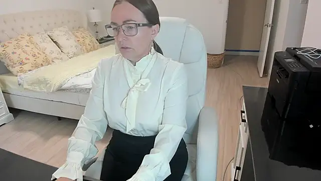 Snapshot of Vika73 chatting on September 10, 2025, 12:26 pm Vika73 online show from September 10, 2025, 12:26 pm