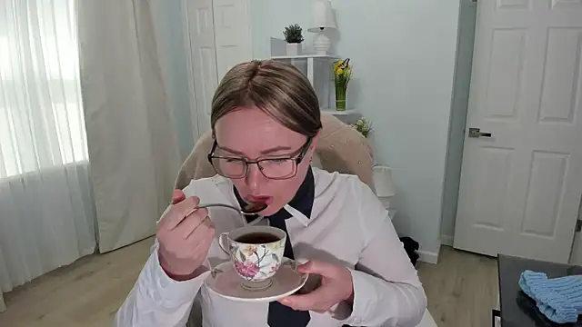 Snapshot of Vika73 chatting on March 13, 2025, 4:23 pm Vika73 online show from March 13, 2025, 4:23 pm