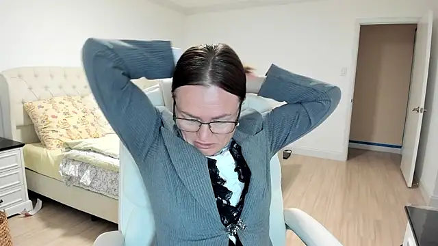 Snapshot of Vika73 chatting on September 20, 2025, 11:15 am Vika73 online show from September 20, 2025, 11:15 am