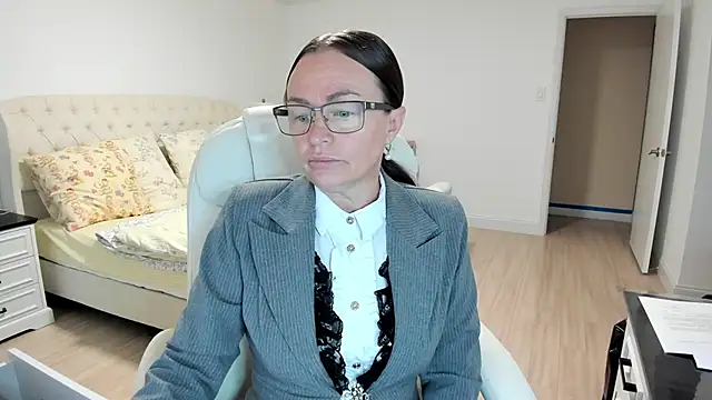 Snapshot of Vika73 chatting on September 22, 2025, 11:27 am Vika73 online show from September 22, 2025, 11:27 am