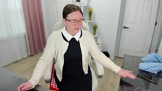 Snapshot of Vika73 chatting on February 26, 2025, 12:49 pm Vika73 online show from February 26, 2025, 12:49 pm