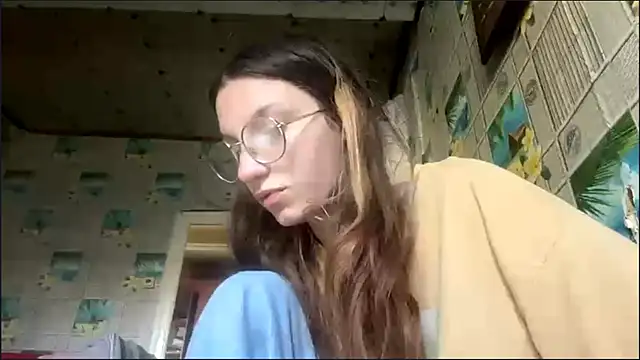 Snapshot of SparkleJebb chatting on June 7, 2026, 4:18 am SparkleJebb online show from June 7, 2026, 4:18 am