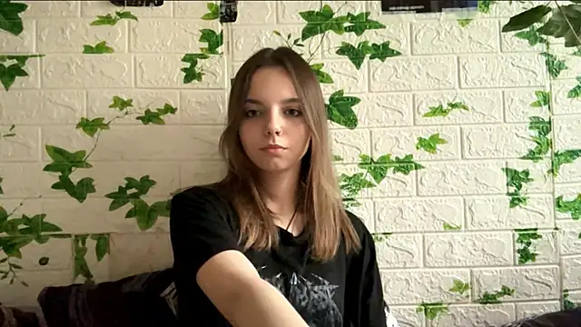 LisaPorse online show from May 17, 2026, 3:12 pm