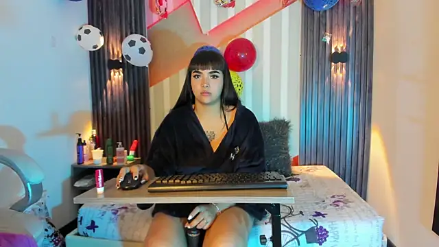 MadisonYoung000 online show from June 30, 2026, 12:16 pm