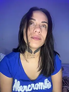 MadisonYoung000 online show from June 17, 2026, 2:11 am