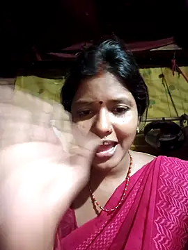 Snapshot of your-candy-cam chatting on July 7, 2026, 8:18 am your-candy-cam online show from July 7, 2026, 8:18 am