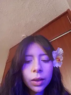 Snapshot of softdoll-_ chatting on May 20, 2026, 5:43 pm softdoll- online show from May 20, 2026, 5:43 pm
