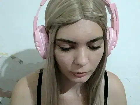 Angel Ristoww online show from May 22, 2026, 1:14 am