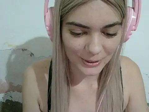 Angel Ristoww online show from May 19, 2026, 2:29 am