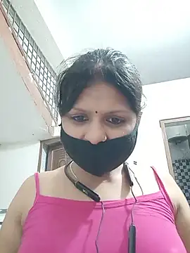 Snapshot of ZOYA-STRIP chatting on June 9, 2026, 6:31 pm ZOYA-STRIP online show from June 9, 2026, 6:31 pm