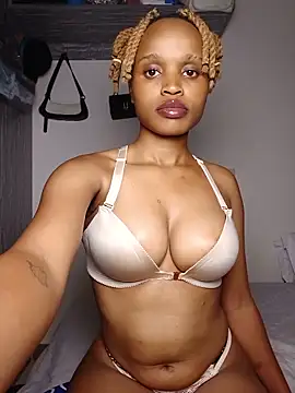 Snapshot of Tempting_Ebony chatting on May 18, 2026, 1:27 pm Tempting Ebony online show from May 18, 2026, 1:27 pm