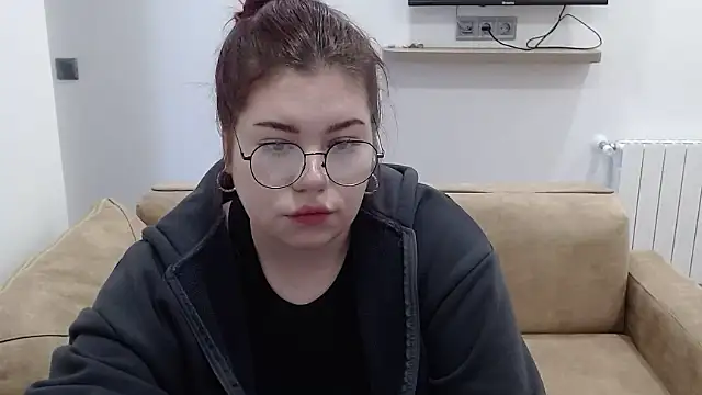 Snapshot of Isabel_Graves chatting on May 20, 2026, 6:10 am Isabel Graves online show from May 20, 2026, 6:10 am