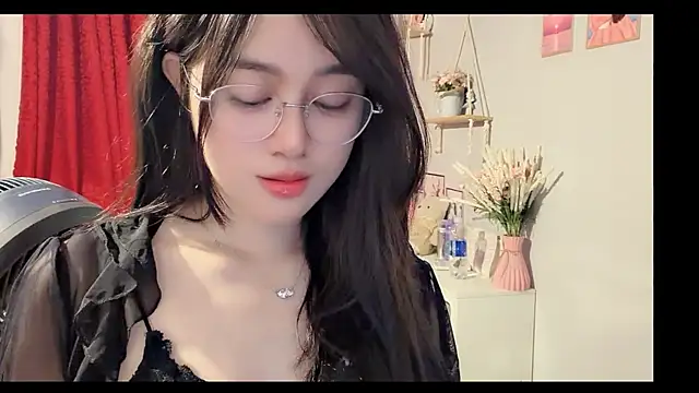 Bee-Cherry online show from June 29, 2026, 6:09 am