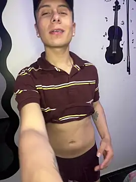 AXEL-STROM online show from May 19, 2026, 1:56 am