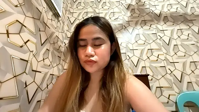 AngeliqueSimoson online show from May 20, 2026, 5:15 am