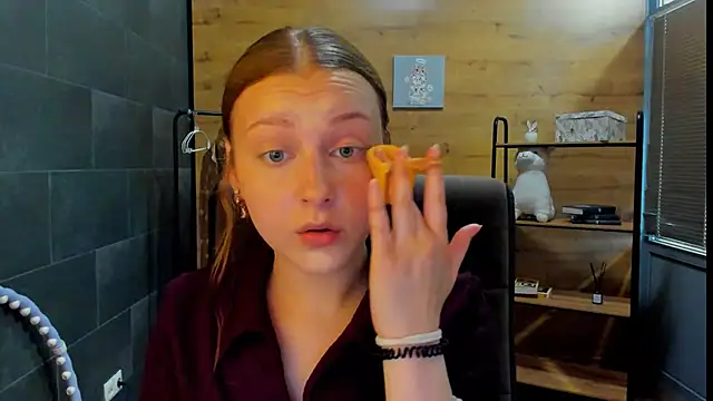 Snapshot of LauraaJohnson chatting on May 20, 2026, 1:08 pm LauraaJohnson online show from May 20, 2026, 1:08 pm