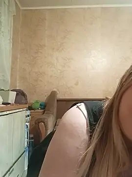 Snapshot of -baby_eva- chatting on June 2, 2026, 11:27 pm -baby eva- online show from June 2, 2026, 11:27 pm