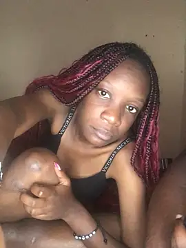 Snapshot of AfricanLovee chatting on May 28, 2026, 12:33 pm AfricanLovee online show from May 28, 2026, 12:33 pm