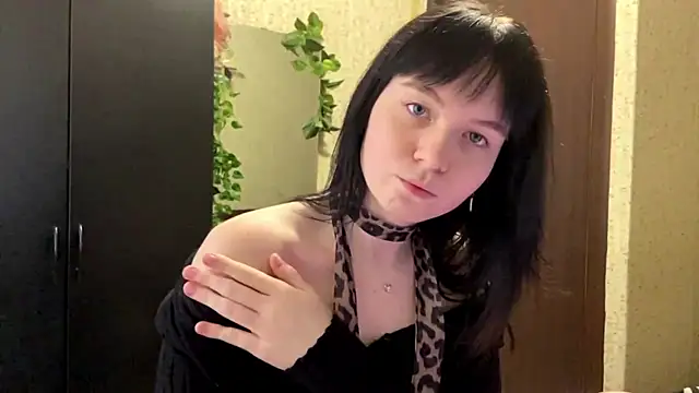 JulianPitta online show from July 7, 2026, 3:15 pm