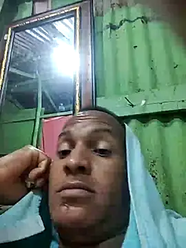 Snapshot of luis391986 chatting on May 20, 2026, 3:03 am luis391986 online show from May 20, 2026, 3:03 am