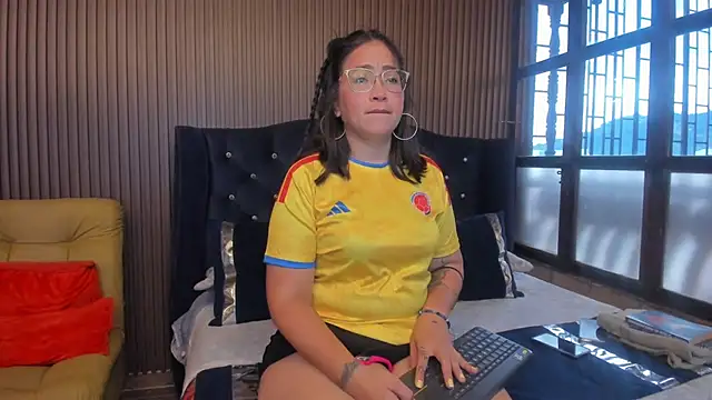 AlissBluumm online show from July 3, 2026, 10:38 pm