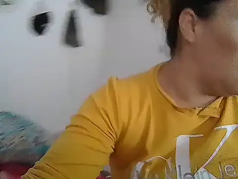 Snapshot of Layla-Astrum chatting on June 9, 2026, 2:29 pm Layla-Astrum online show from June 9, 2026, 2:29 pm