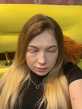 Snapshot of Adelin_aa chatting on May 19, 2026, 5:09 pm Adelin aa online show from May 19, 2026, 5:09 pm