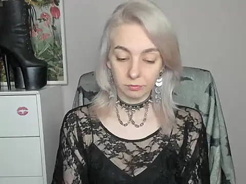 velvetanne online show from June 12, 2026, 6:44 am