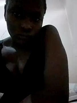 Queenielush online show from May 20, 2026, 11:51 am