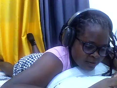 Snapshot of ladar chatting on June 27, 2026, 5:52 pm ladar online show from June 27, 2026, 5:52 pm
