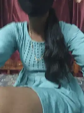 Snapshot of reshma124 chatting on July 7, 2026, 4:54 pm reshma124 online show from July 7, 2026, 4:54 pm