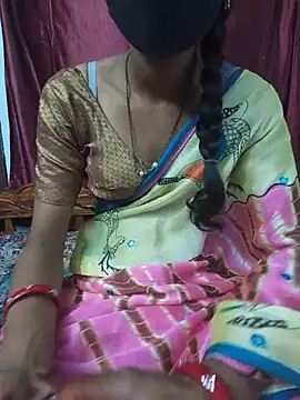 Snapshot of reshma124 chatting on July 3, 2026, 8:10 am reshma124 online show from July 3, 2026, 8:10 am