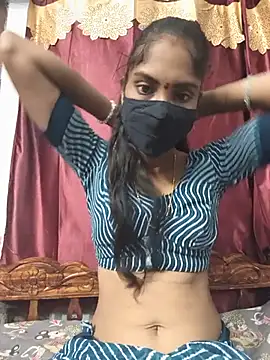 Snapshot of reshma124 chatting on June 26, 2026, 1:17 pm reshma124 online show from June 26, 2026, 1:17 pm