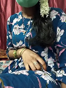 Snapshot of reshma124 chatting on August 4, 2026, 11:09 pm reshma124 online show from August 4, 2026, 11:09 pm