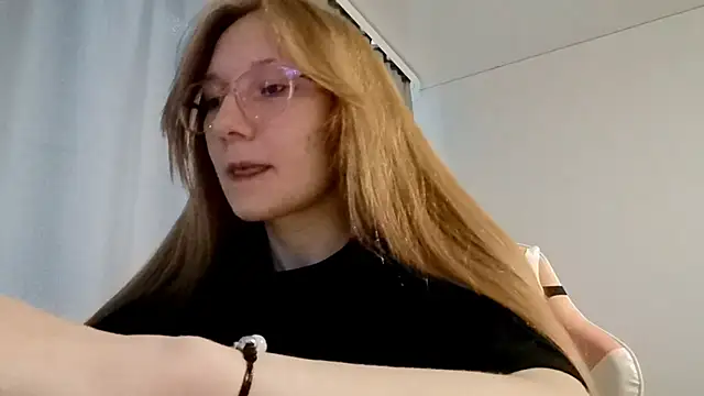 Snapshot of LauraTurber chatting on May 26, 2026, 3:10 pm LauraTurber online show from May 26, 2026, 3:10 pm