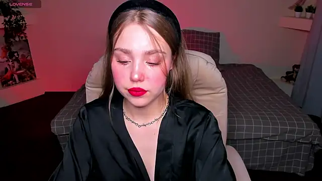 Muse228 online show from May 19, 2026, 8:38 pm