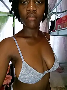 Snapshot of Paulahaze chatting on June 26, 2026, 9:26 am Paulahaze online show from June 26, 2026, 9:26 am
