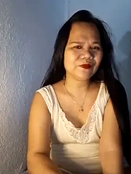 Snapshot of missLiLy07 chatting on May 22, 2026, 7:06 am missLiLy07 online show from May 22, 2026, 7:06 am