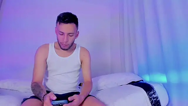  Kevin xxx online show from October 5, 2025, 8:38 am