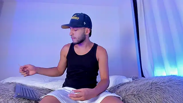 Snapshot of _Kevin_xxx chatting on January 18, 2026, 5:55 am Kevin xxx online show from January 18, 2026, 5:55 am