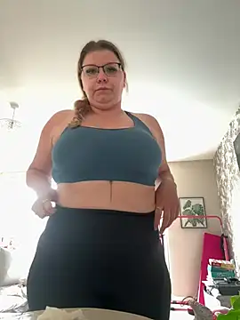 LucieLouBabe online show from June 2, 2026, 10:37 am