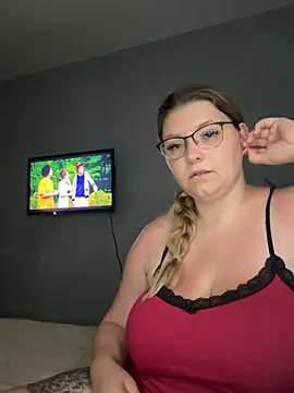 LucieLouBabe online show from May 28, 2026, 11:54 pm