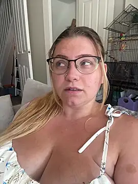 Snapshot of LucieLouBabe chatting on July 24, 2026, 10:55 am LucieLouBabe online show from July 24, 2026, 10:55 am