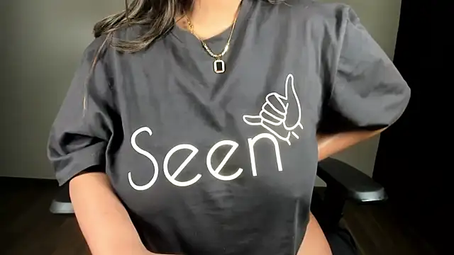 Snapshot of Puja_cam5 chatting on May 20, 2026, 5:32 pm Puja cam5 online show from May 20, 2026, 5:32 pm