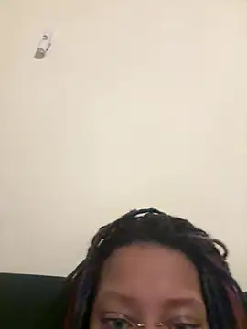 Lunablueee online show from June 10, 2026, 2:51 pm