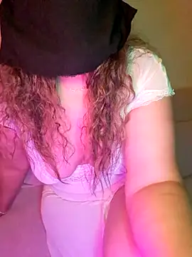 Snapshot of Shahrazad_vib chatting on June 19, 2026, 12:49 am Shahrazad vib online show from June 19, 2026, 12:49 am