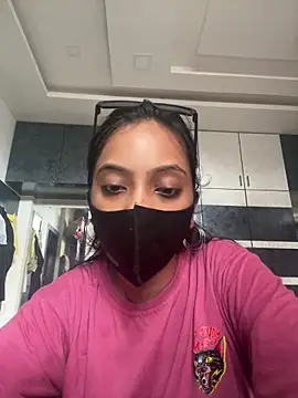 Snapshot of livia_dolls chatting on June 22, 2026, 10:01 am livia dolls online show from June 22, 2026, 10:01 am