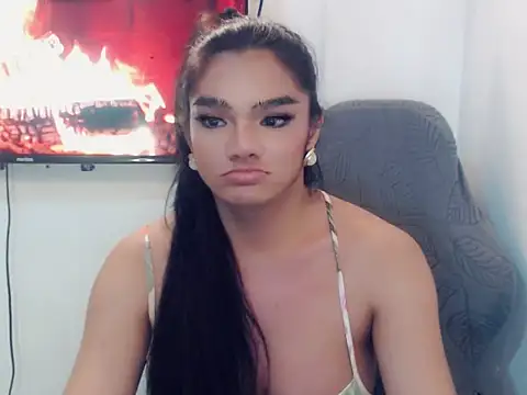 HollyFoxy69 online show from May 21, 2026, 12:46 pm